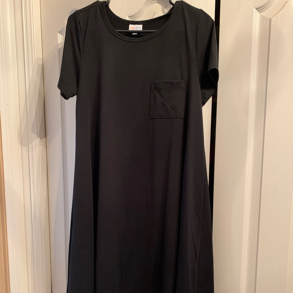 LuLaRoe black t-shirt dress
